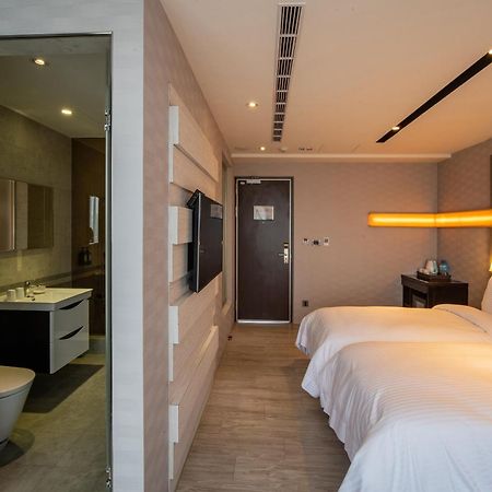 Fengjia Hotel Bell ไถจง ภายนอก รูปภาพ