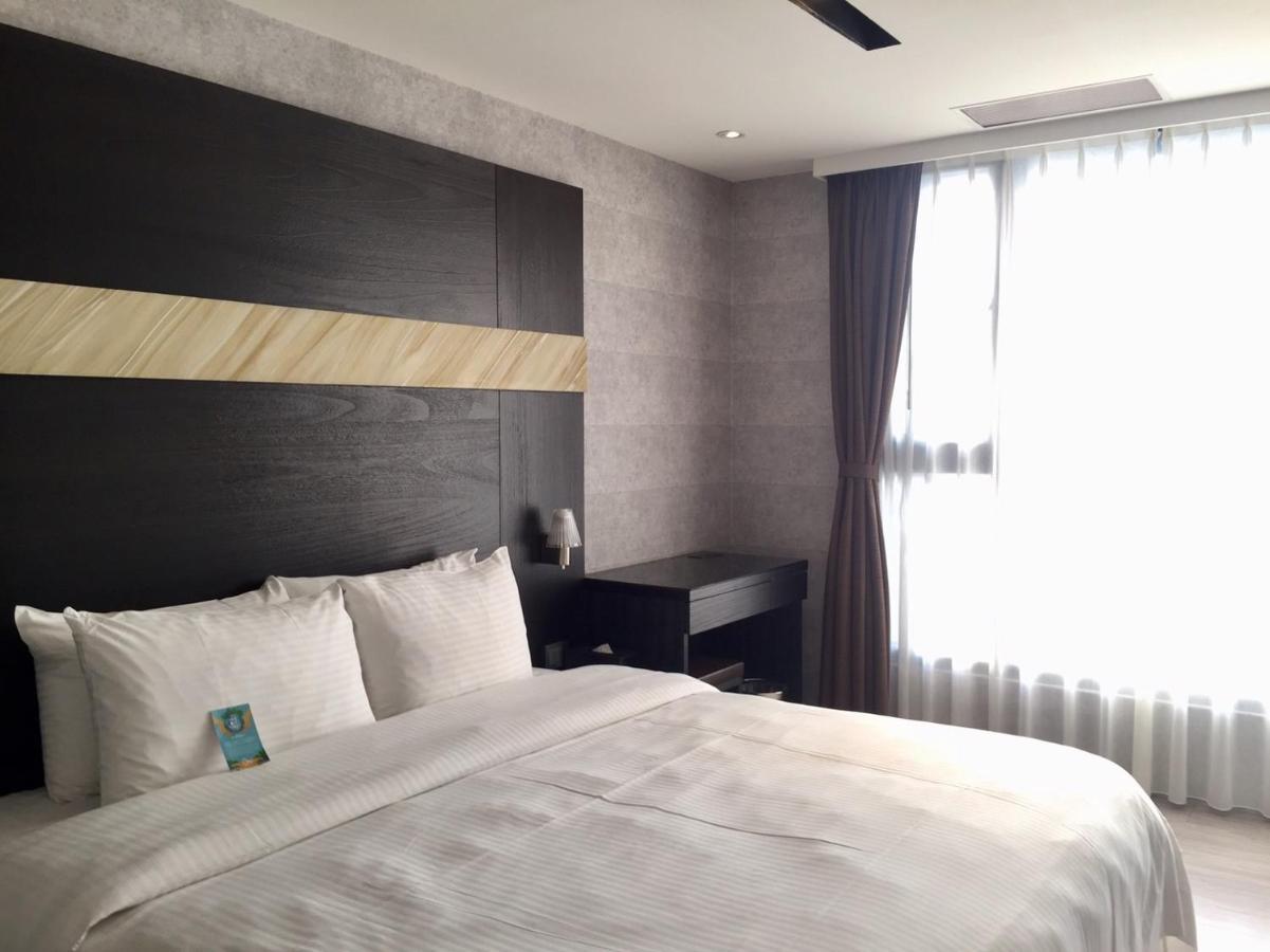 Fengjia Hotel Bell ไถจง ภายนอก รูปภาพ