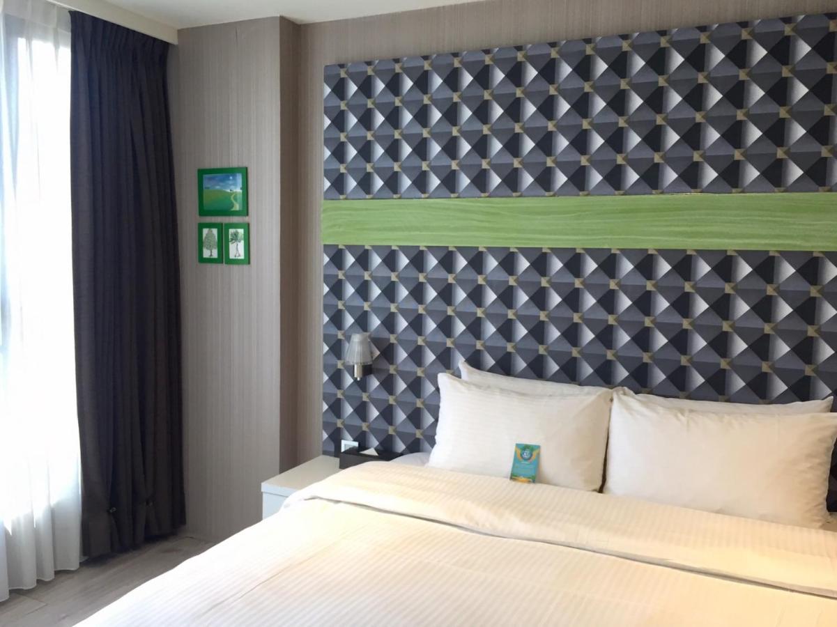 Fengjia Hotel Bell ไถจง ภายนอก รูปภาพ