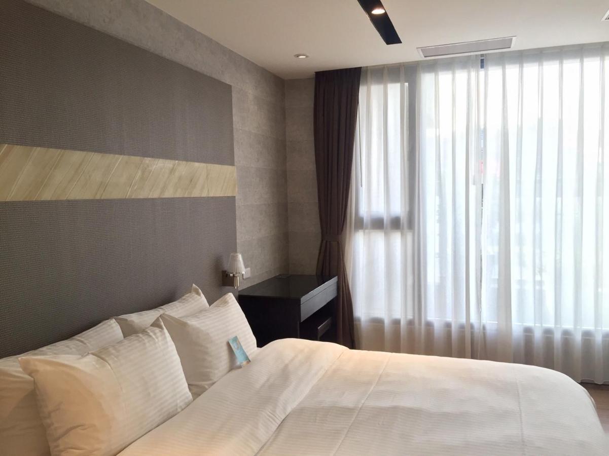 Fengjia Hotel Bell ไถจง ภายนอก รูปภาพ