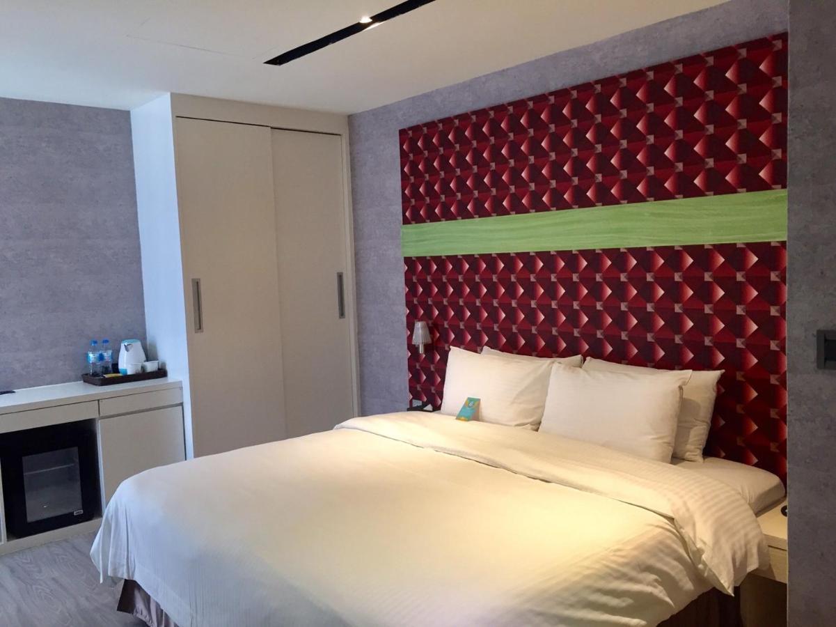 Fengjia Hotel Bell ไถจง ภายนอก รูปภาพ