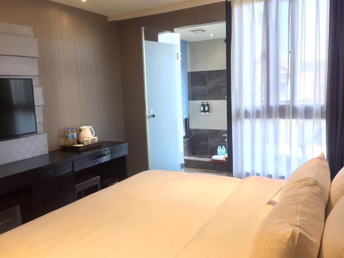 Fengjia Hotel Bell ไถจง ภายนอก รูปภาพ