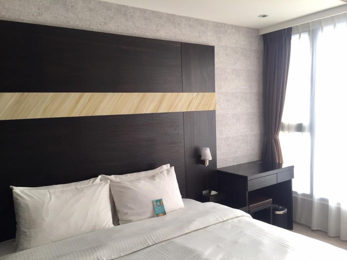 Fengjia Hotel Bell ไถจง ภายนอก รูปภาพ