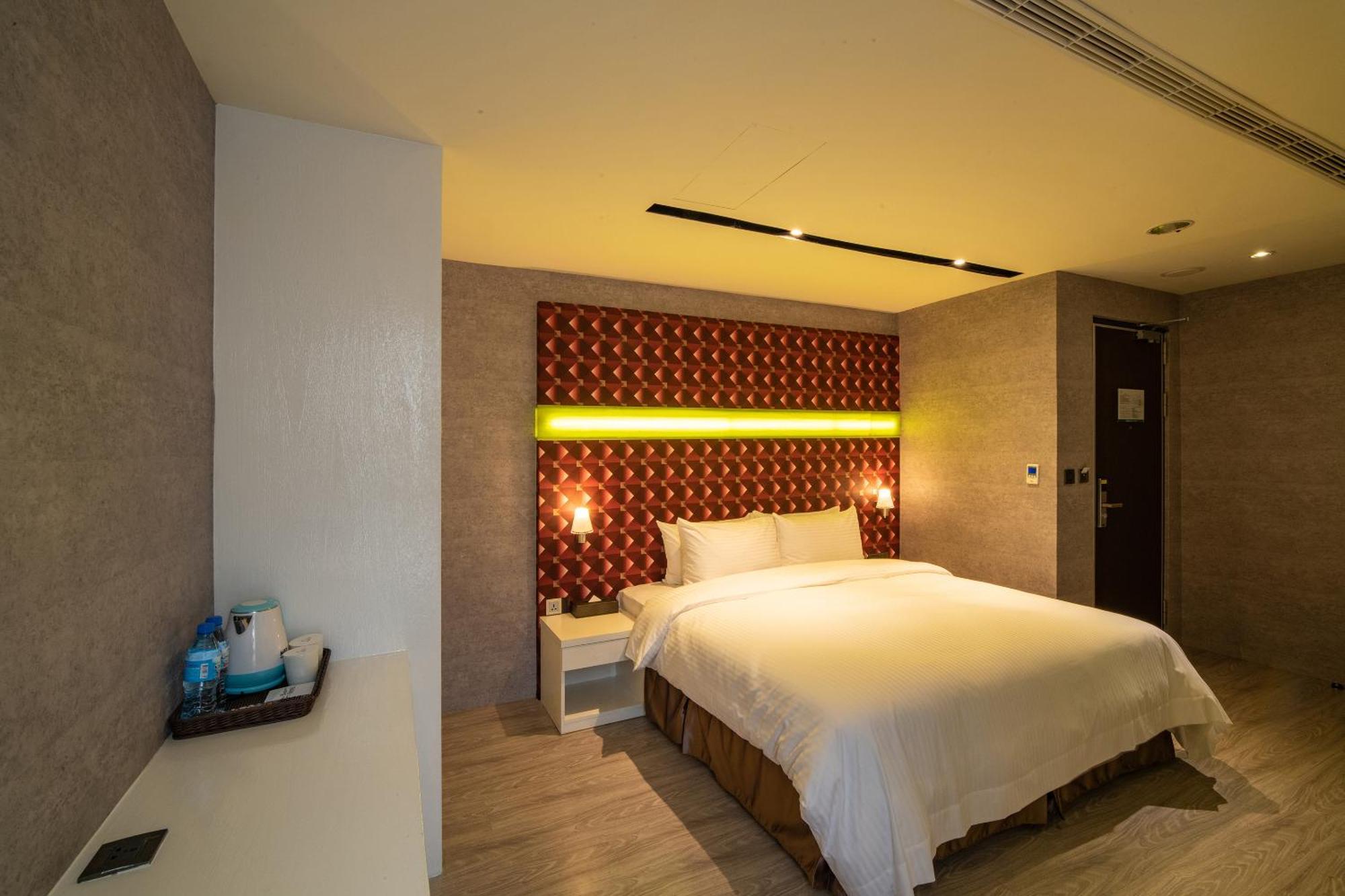 Fengjia Hotel Bell ไถจง ภายนอก รูปภาพ