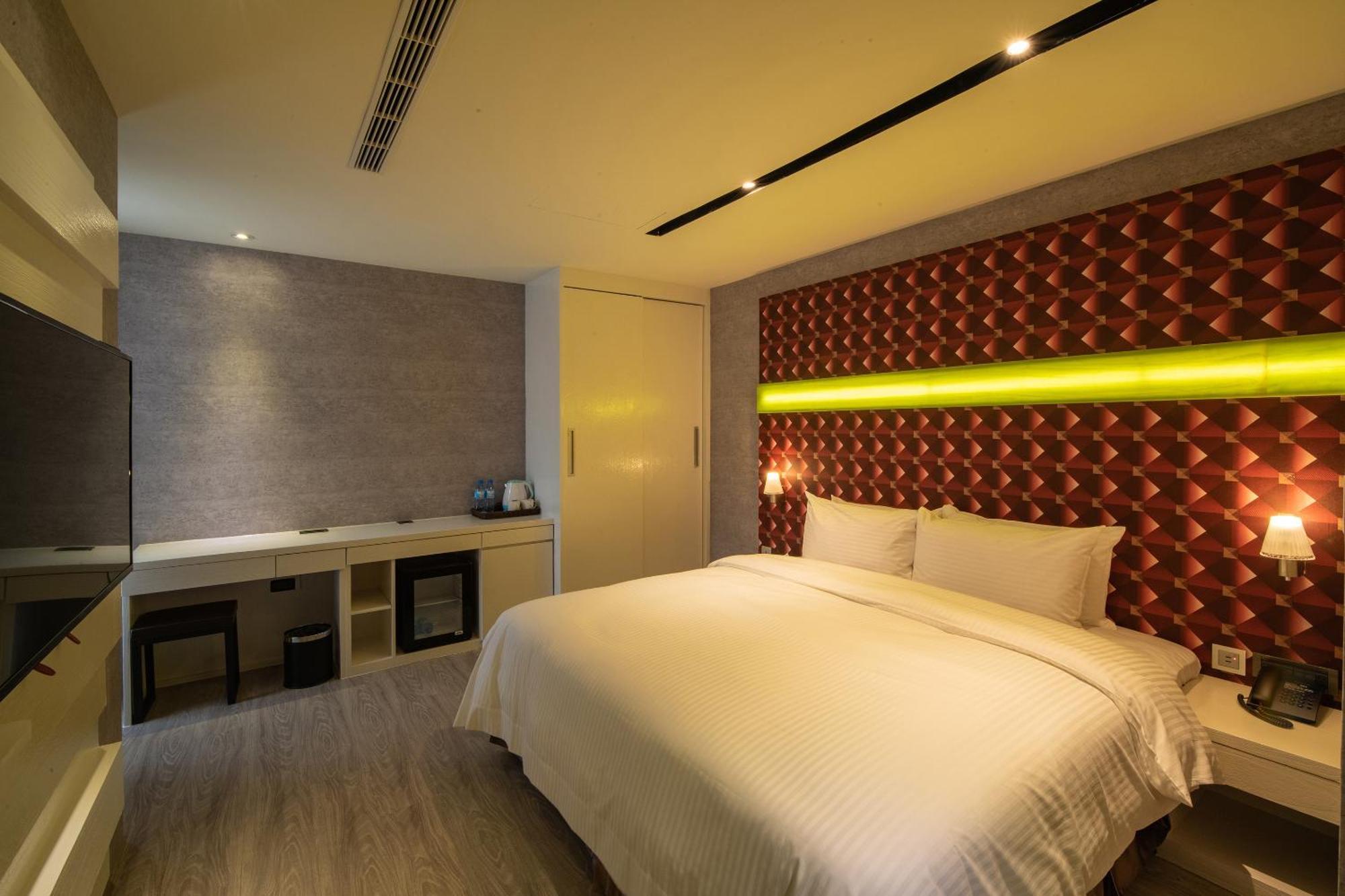 Fengjia Hotel Bell ไถจง ภายนอก รูปภาพ