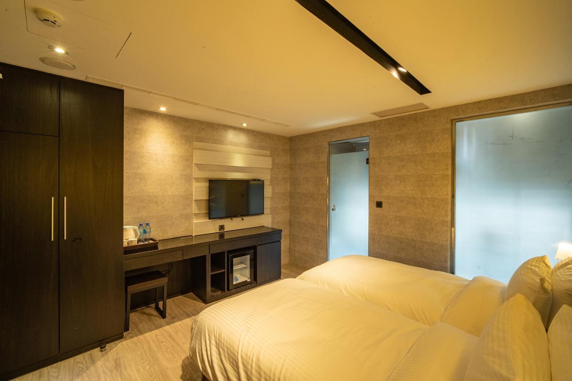 Fengjia Hotel Bell ไถจง ภายนอก รูปภาพ