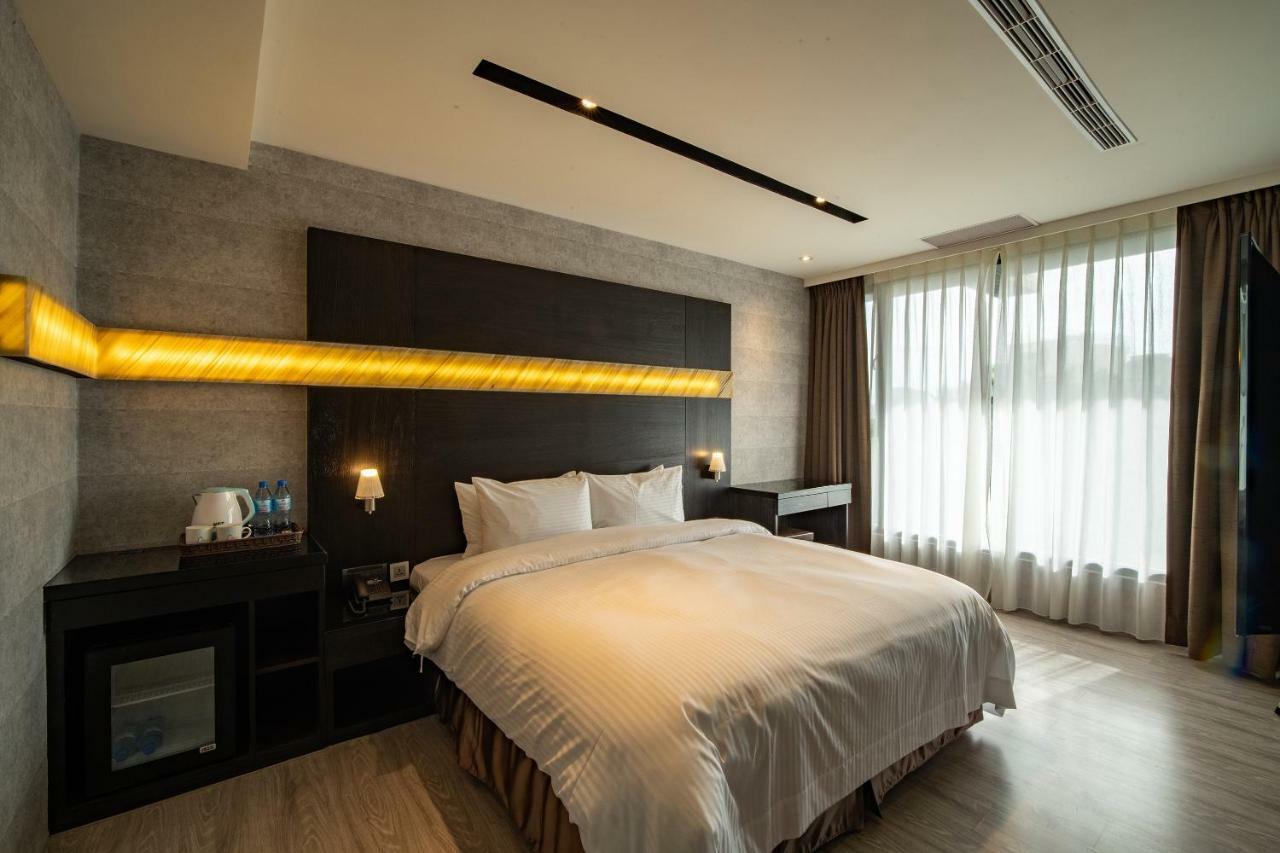 Fengjia Hotel Bell ไถจง ภายนอก รูปภาพ